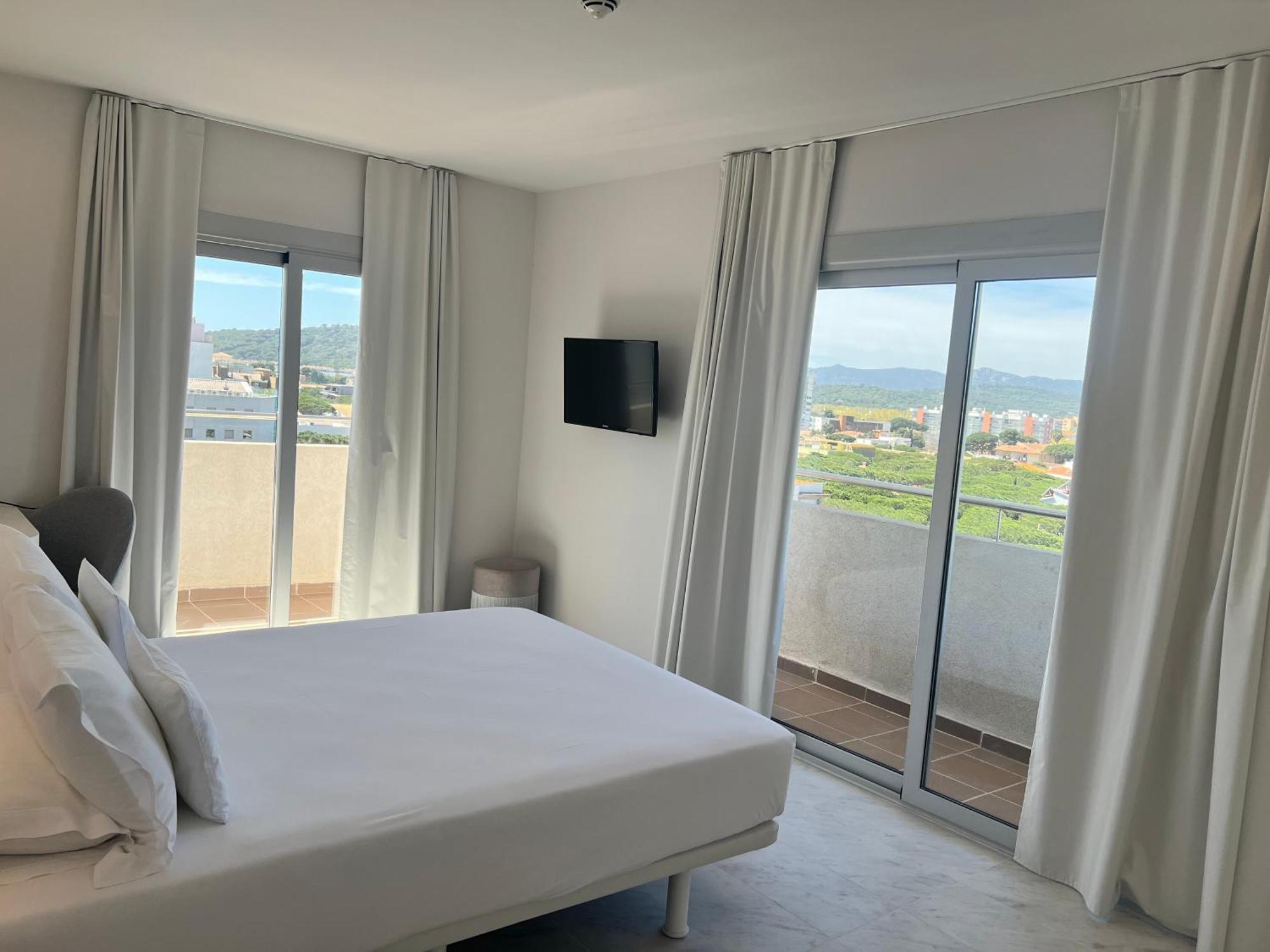 Hotel Aromar Кастел Пладжа де Аро Екстериор снимка